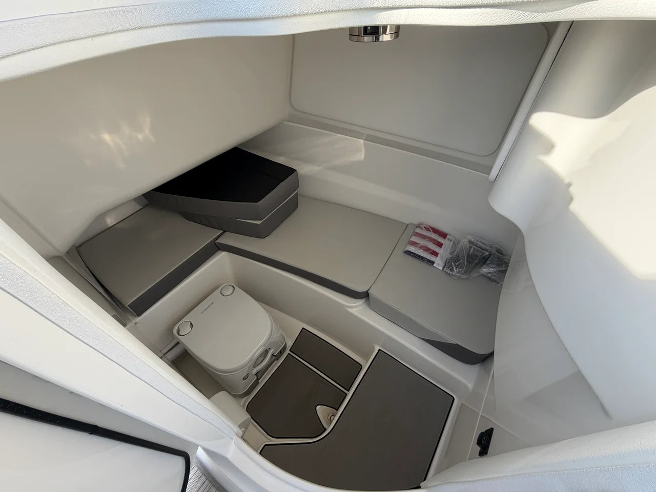 2026 Sea Ray SDX 230 Outboard 23.0 feet, Grasonville, MD #21