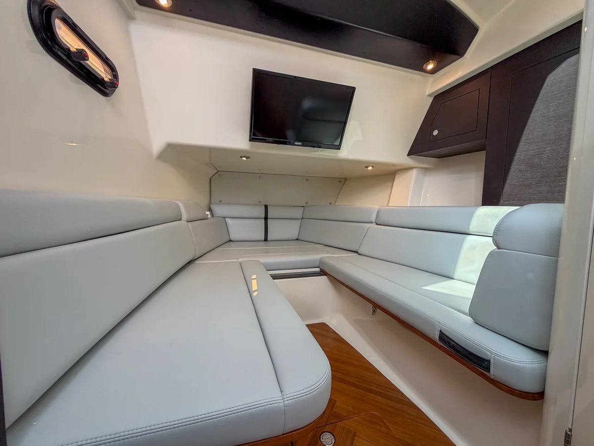 2027 Boston Whaler 350 Realm 35.0 feet, Fort Myers, FL #33