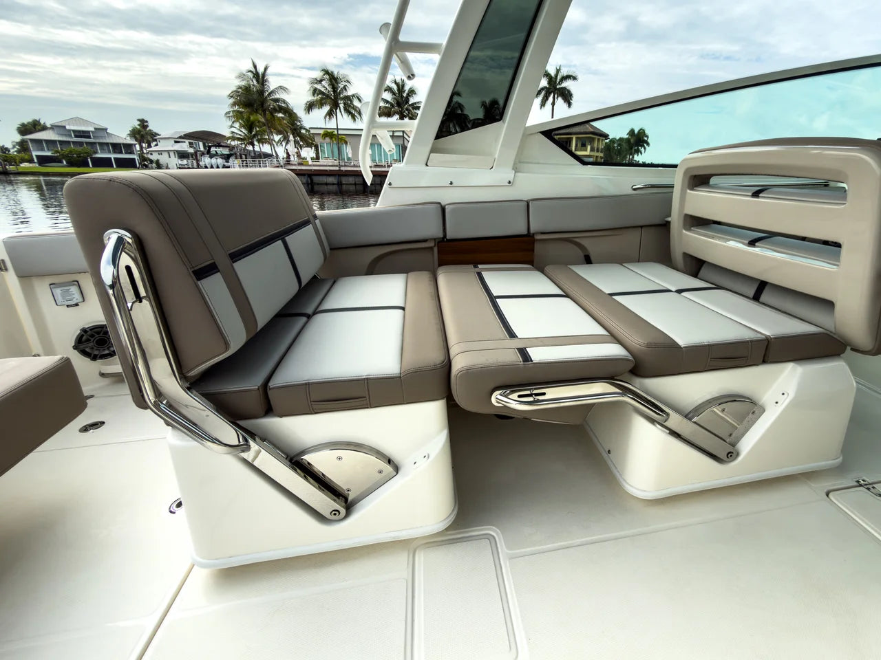 2027 Boston Whaler 330 Vantage 33.0 feet, Fort Myers, FL #10