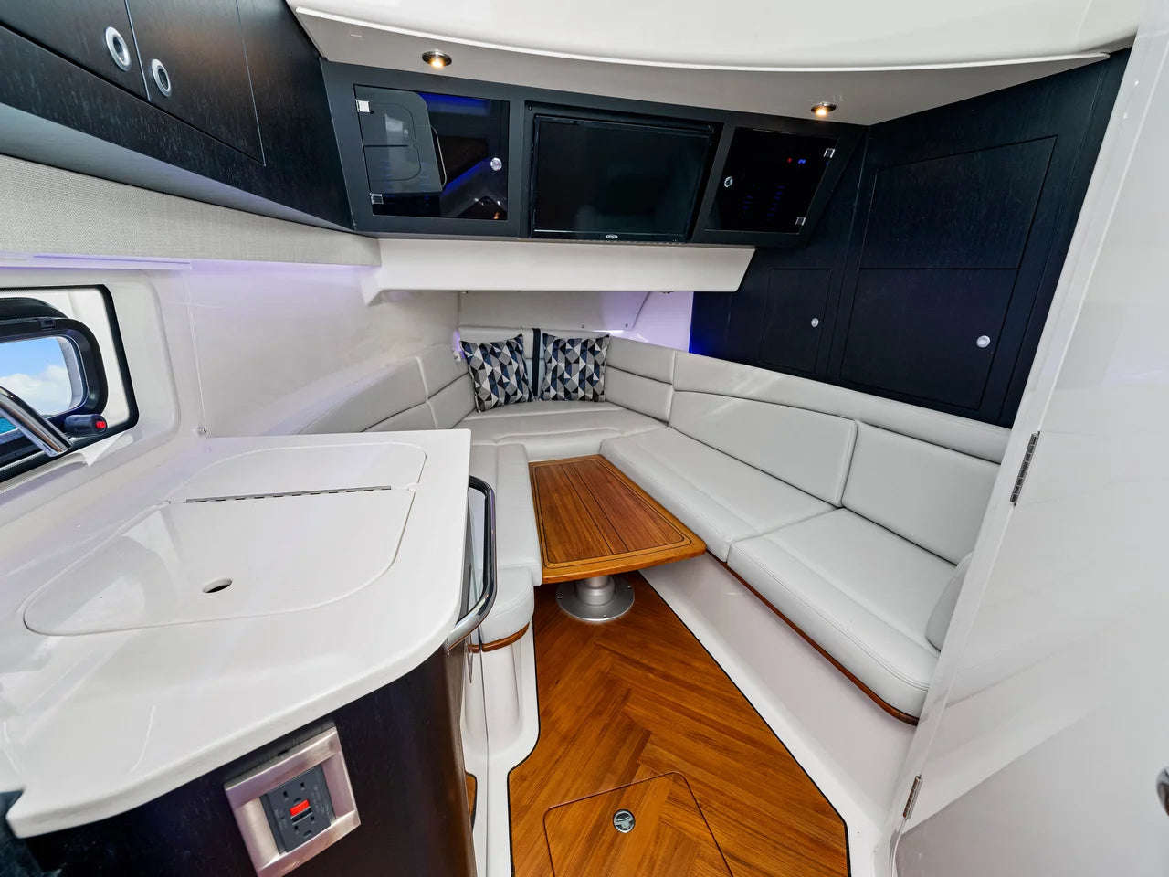 2026 Boston Whaler 380 Realm 38.0 feet, Sarasota, FL #65