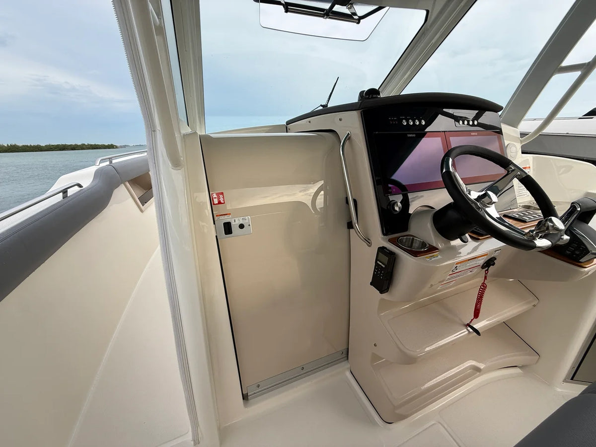 2027 Boston Whaler 350 Realm 35.0 feet, Sarasota, FL #17