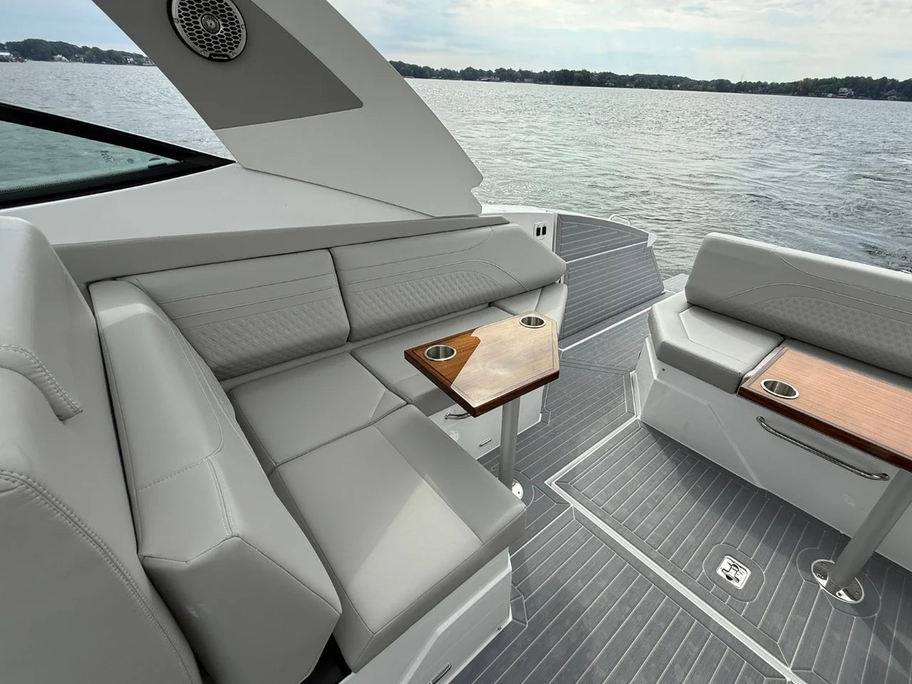 2026 Cruisers Yachts 38 GLS 37.0 feet, Lake Ozark, MO #18
