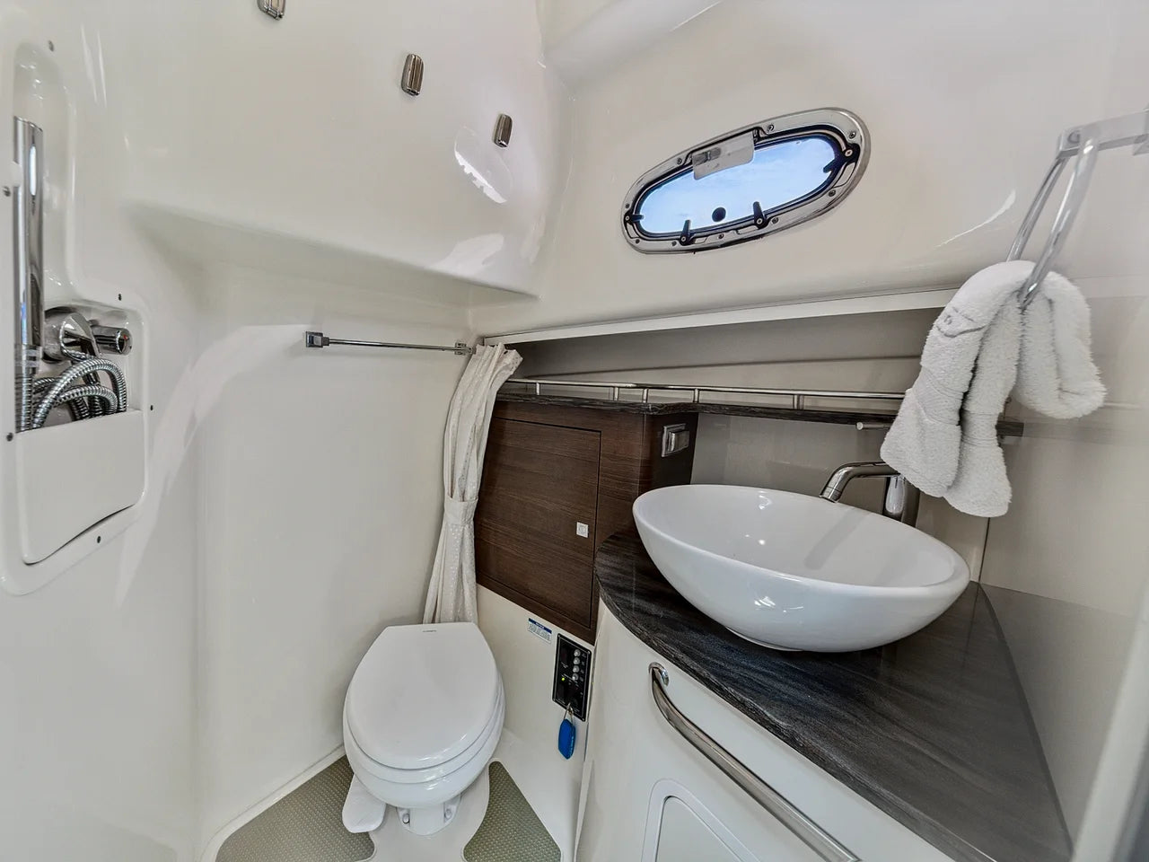 2018 Boston Whaler 345 CONQUEST 34.0 feet, Stuart, Florida #82