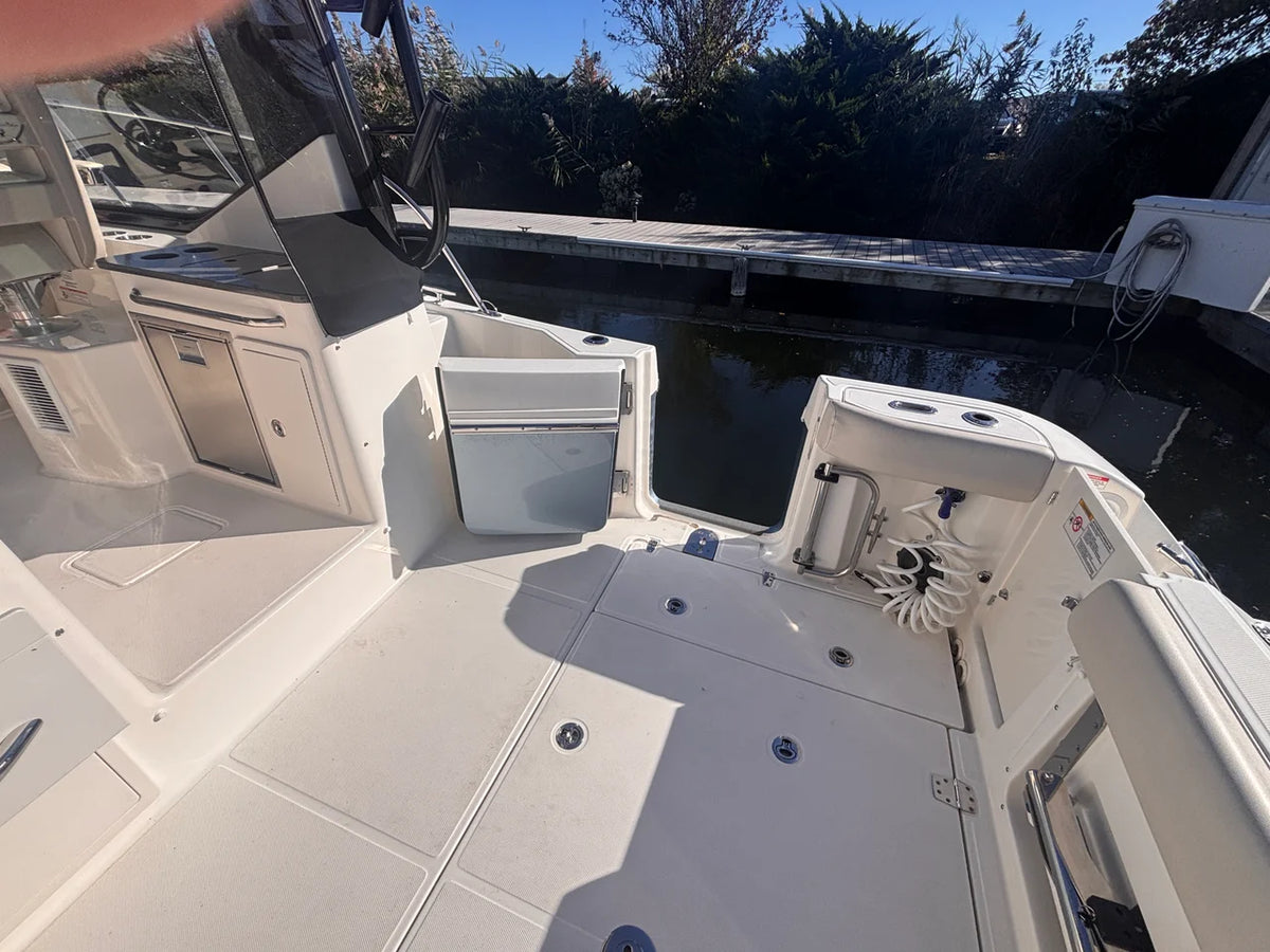 2023 Boston Whaler 325 CONQUEST 32.0 feet, Westbrook, Connecticut #11