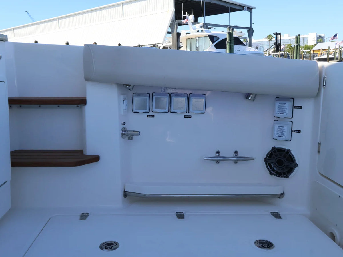 2027 Boston Whaler 350 Realm 35.0 feet, Naples, Florida #20