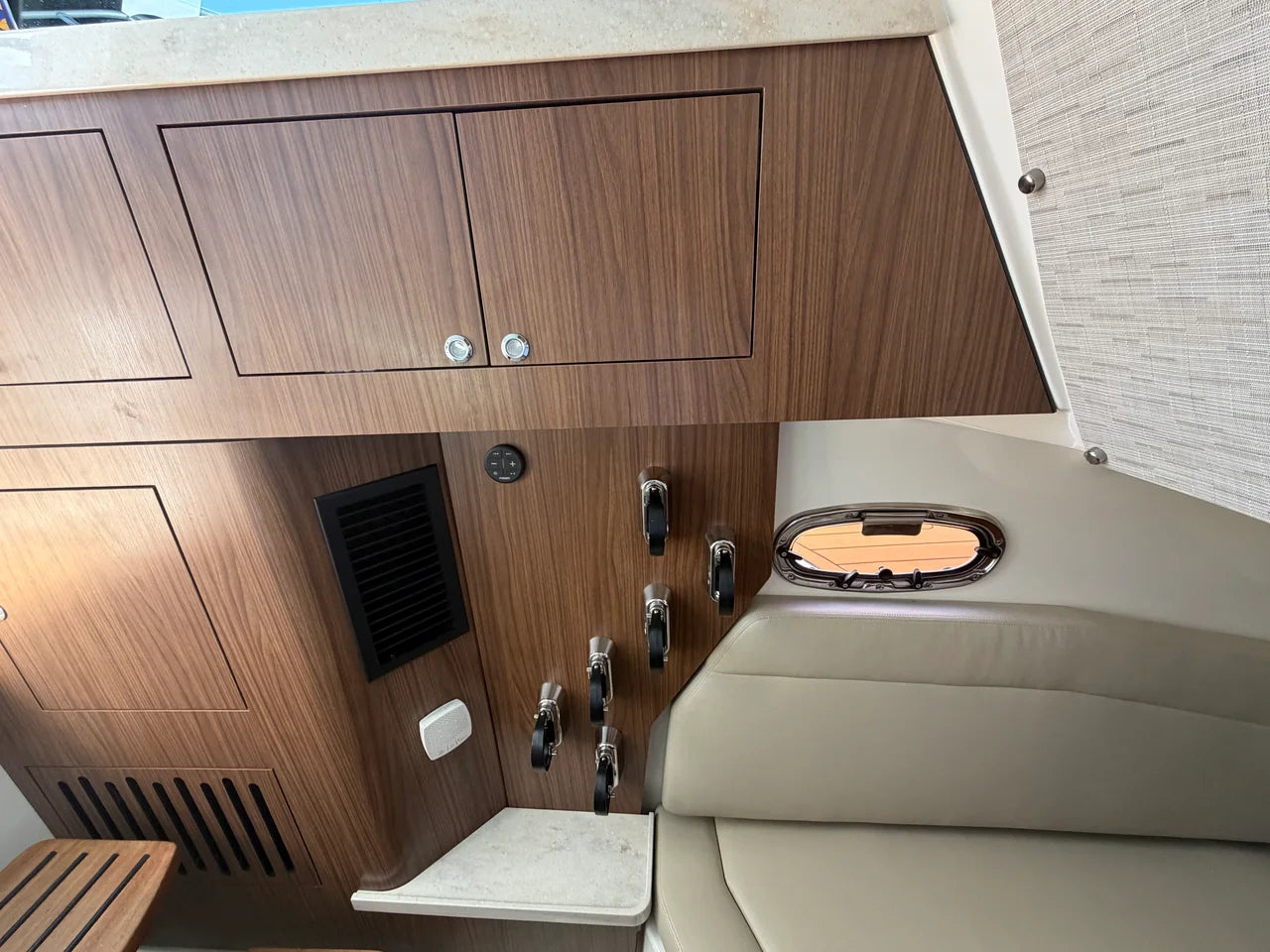 2021 Boston Whaler 380 OUTRAGE 38.0 feet, Huntington, NY #58