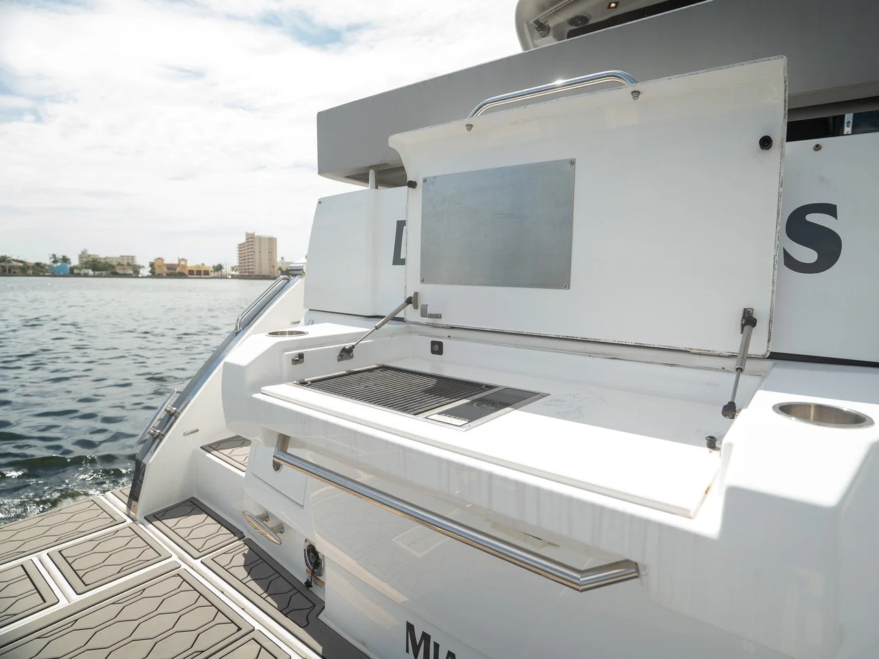 2023 Cruisers Yachts 50 C 50.0 feet, Miami, FL #13