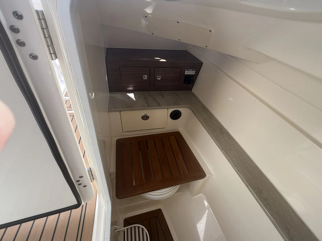 2018 Boston Whaler 320 VANTAGE 32.0 feet, Pompano Beach, Florida #57