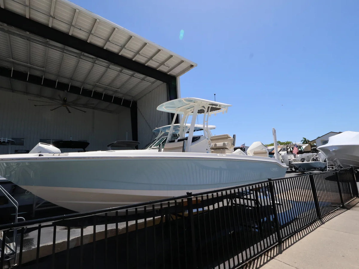 2027 Boston Whaler 250 Dauntless 25.0 feet, Naples, Florida #2