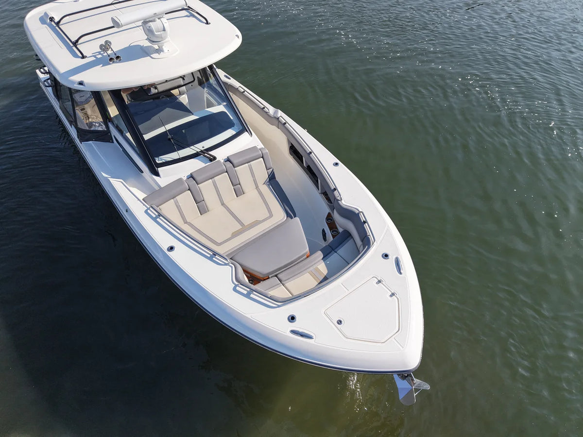 2025 Boston Whaler 350 REALM 35.0 feet, Greenwich, CT #5