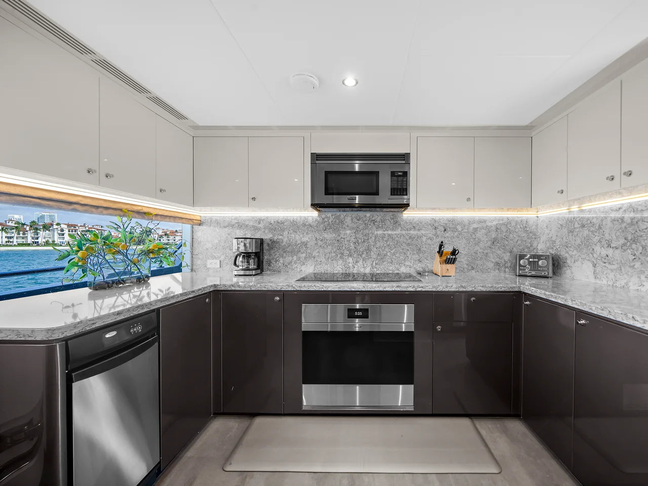 2024 Ocean Alexander 32L 106.0 feet, Miami, FL #15