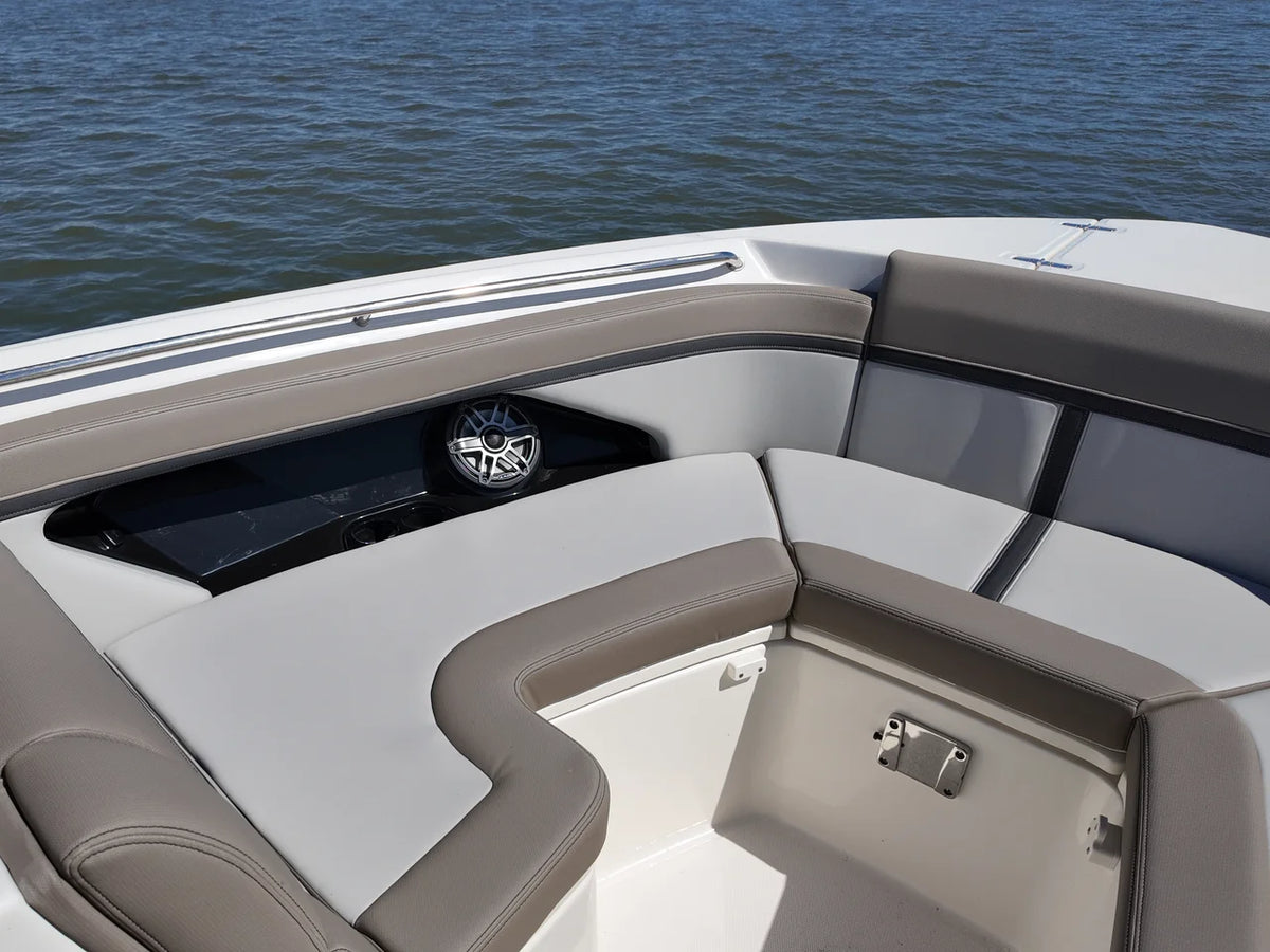 2027 Boston Whaler 330 Vantage 33.0 feet, Thunderbolt, GA #29