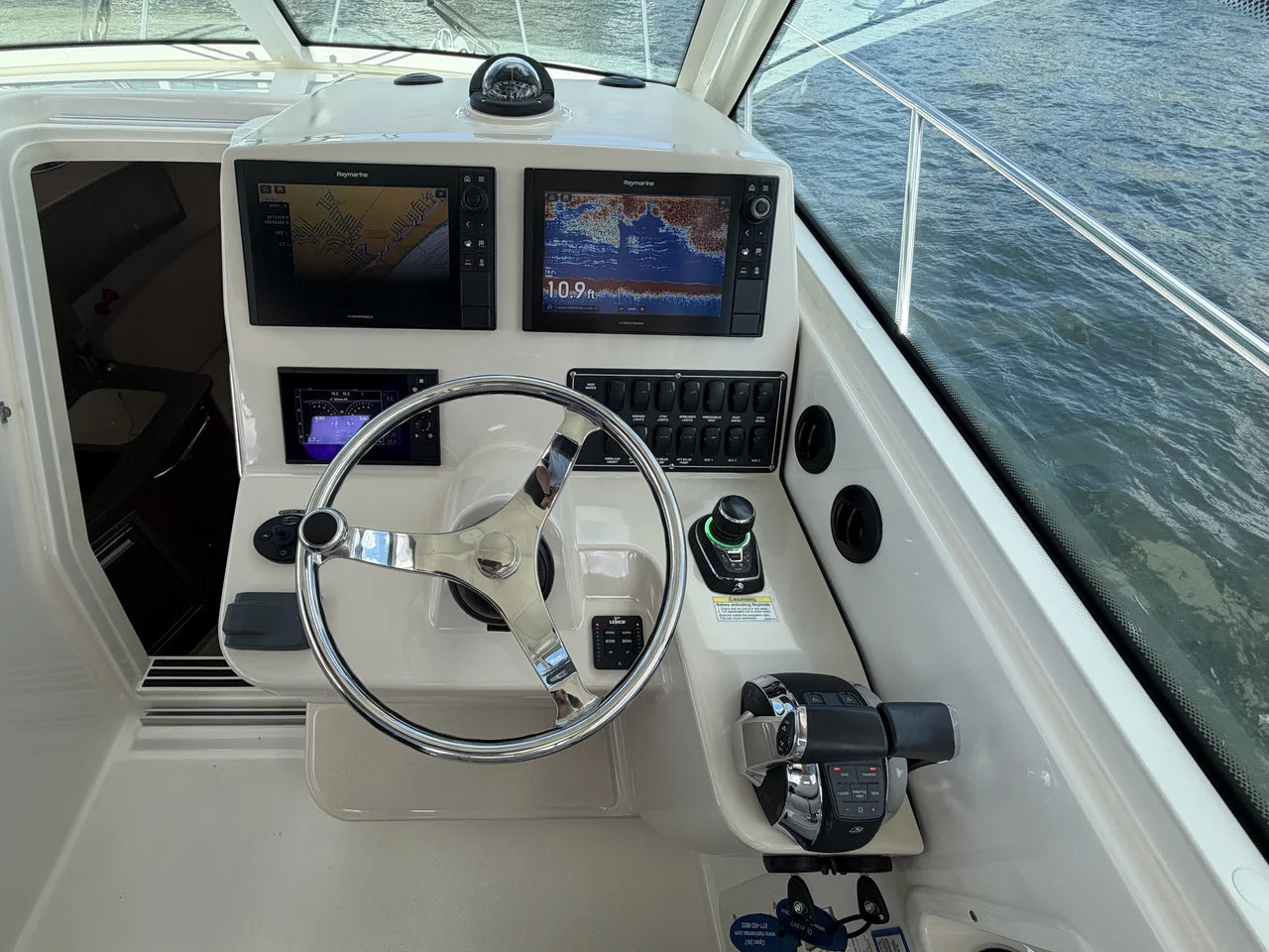 2019 Boston Whaler 315 CONQUEST 31.0 feet, Pompano Beach, Florida #25