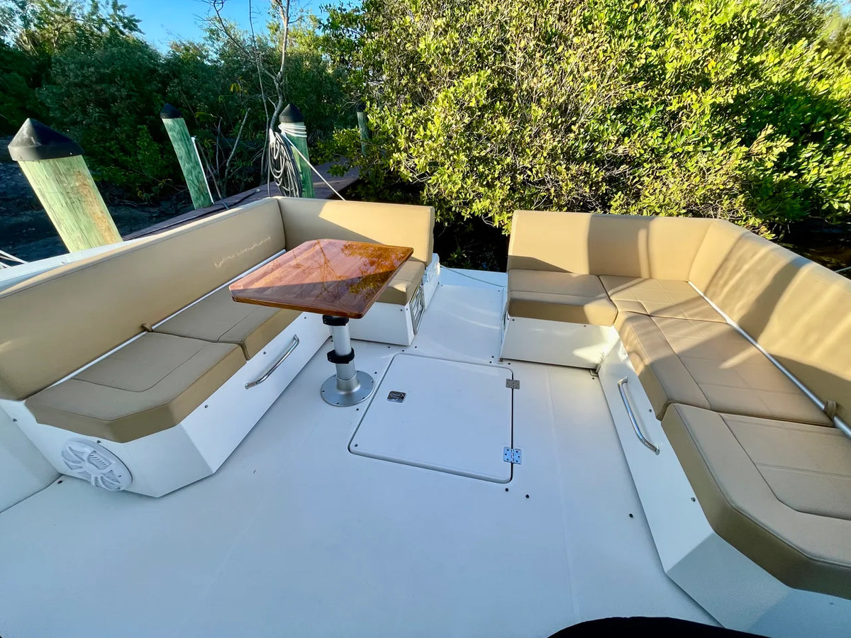 2016 Cruisers Yachts 390 EXPRESS COUPE 39.0 feet, Stuart, FL #23