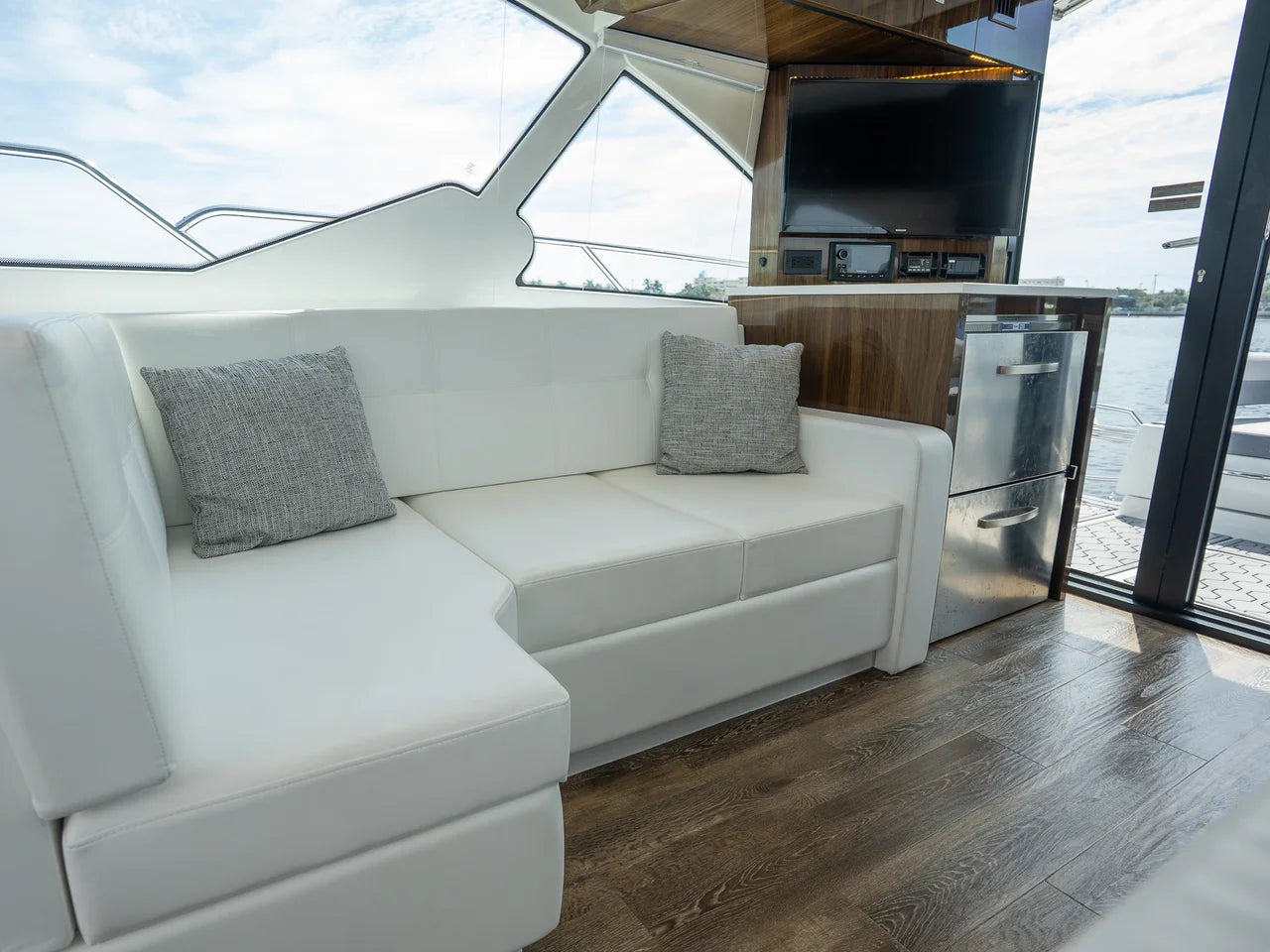 2023 Cruisers Yachts 50 C 50.0 feet, Miami, FL #18