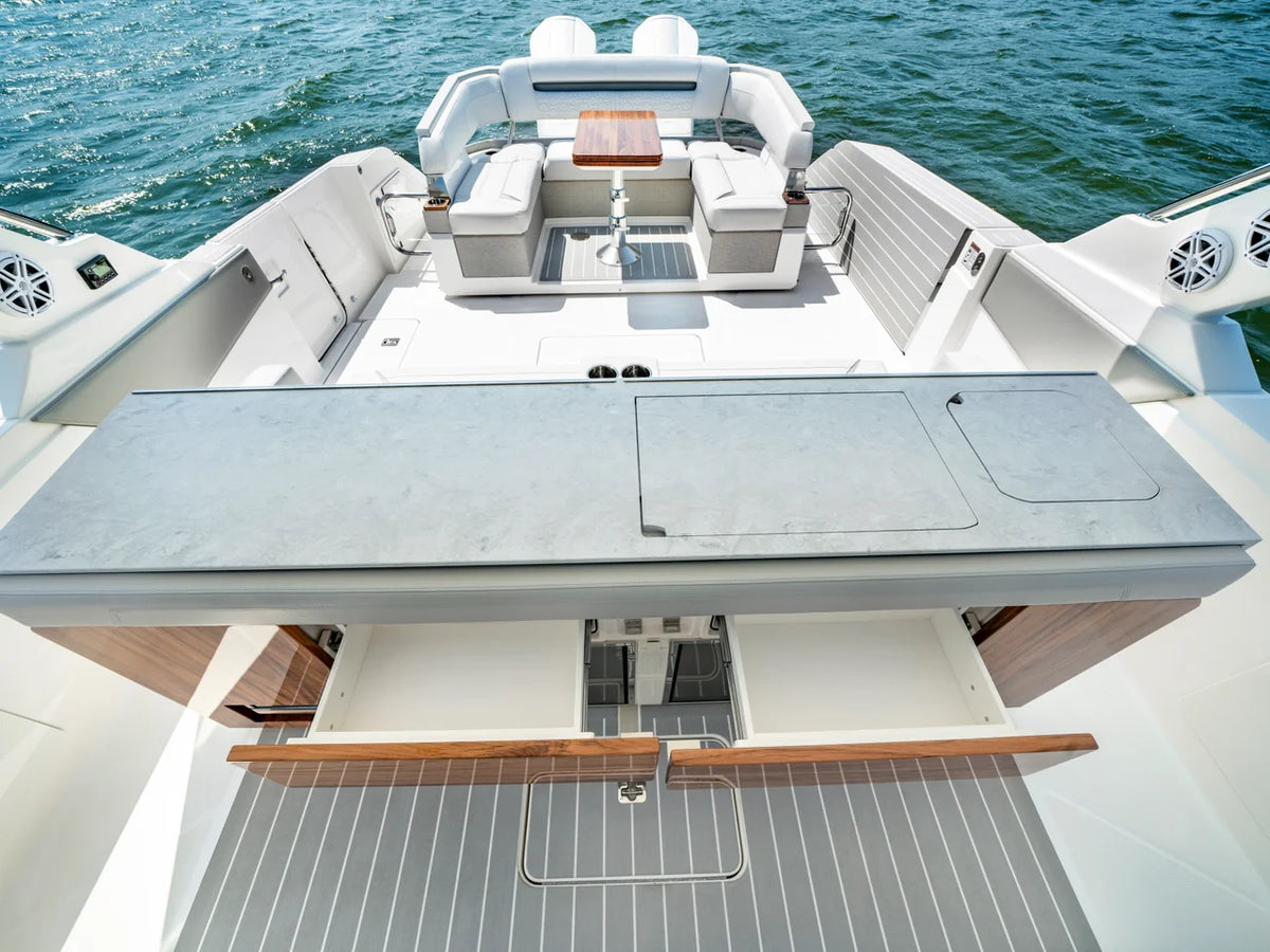 2027 Tiara Yachts 43 LS 43.0 feet, Inuvik, Northwest Territories #7