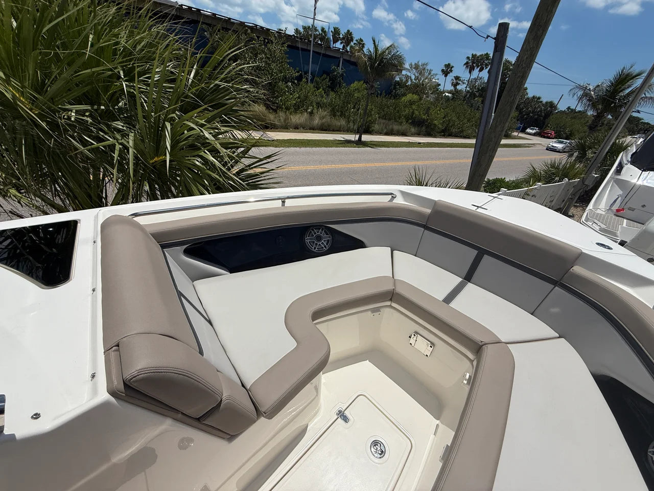 2025 Boston Whaler 330 Vantage 33.0 feet, Sarasota, FL #4