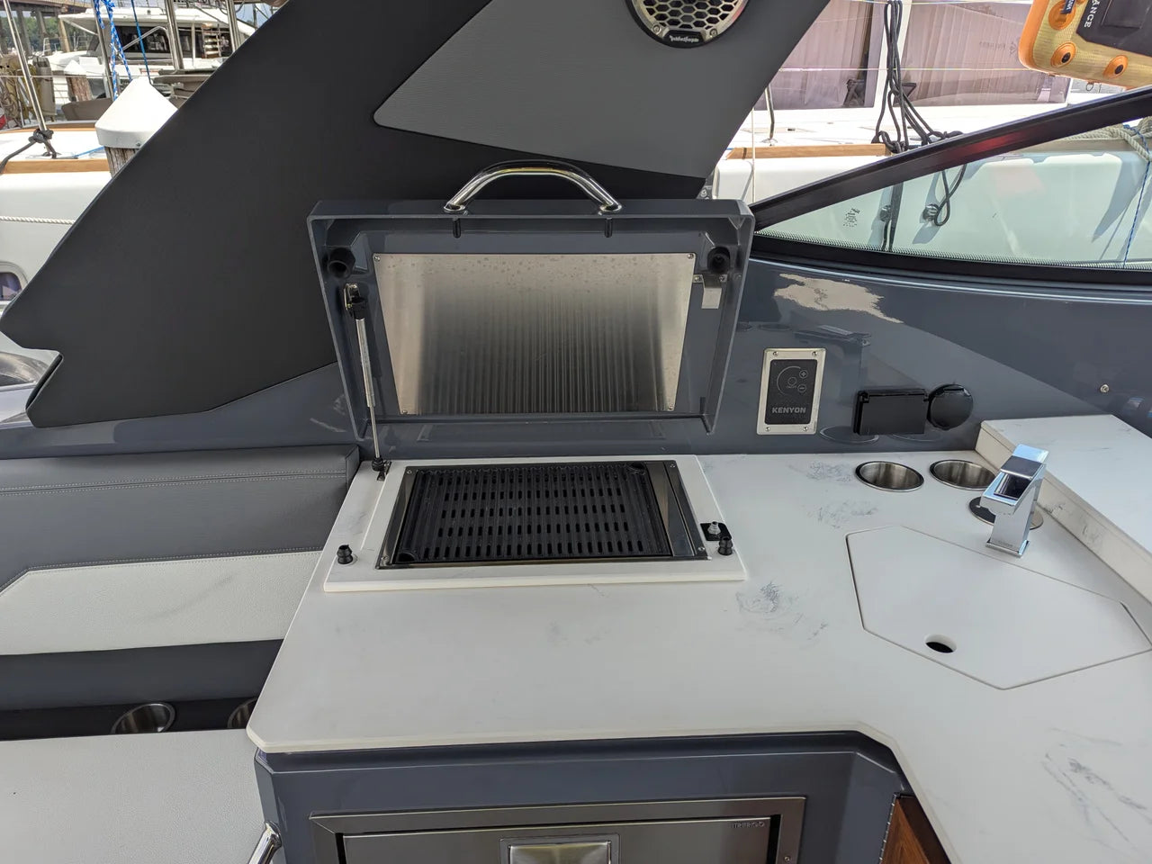 2024 Cruisers Yachts 38 GLS-OB 38.0 feet, Grasonville, MD #22