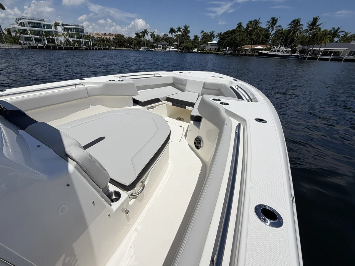 2026 Boston Whaler 330 Outrage 33.0 feet, Pompano Beach, Florida #48