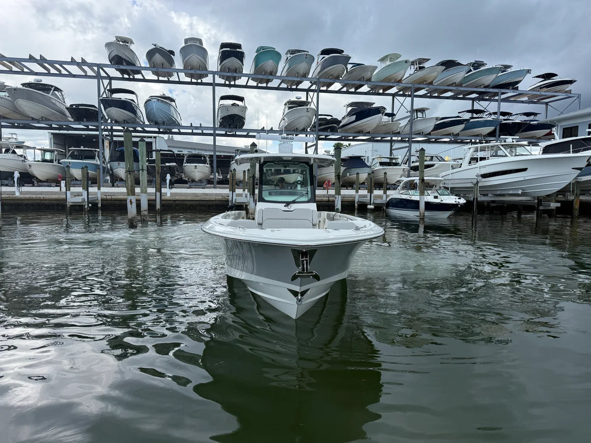 2026 Boston Whaler 330 Outrage 33.0 feet, Sarasota, FL #3