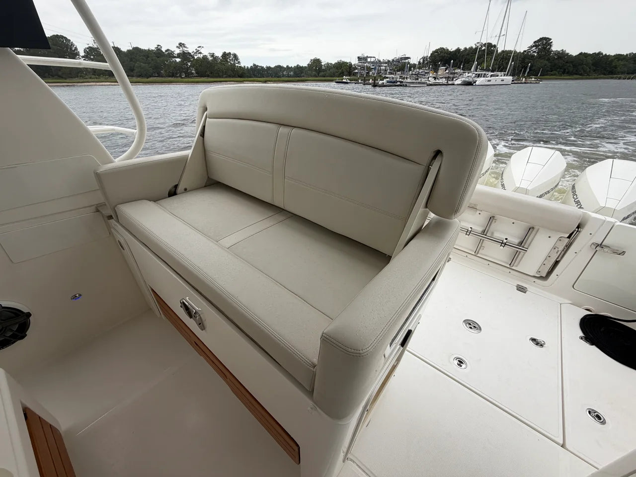 2022 Boston Whaler 380 Realm 38.0 feet, Charleston, South Carolina #21