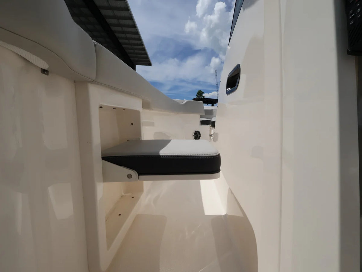 2026 Boston Whaler 330 Outrage 33.0 feet, Naples, Florida #29