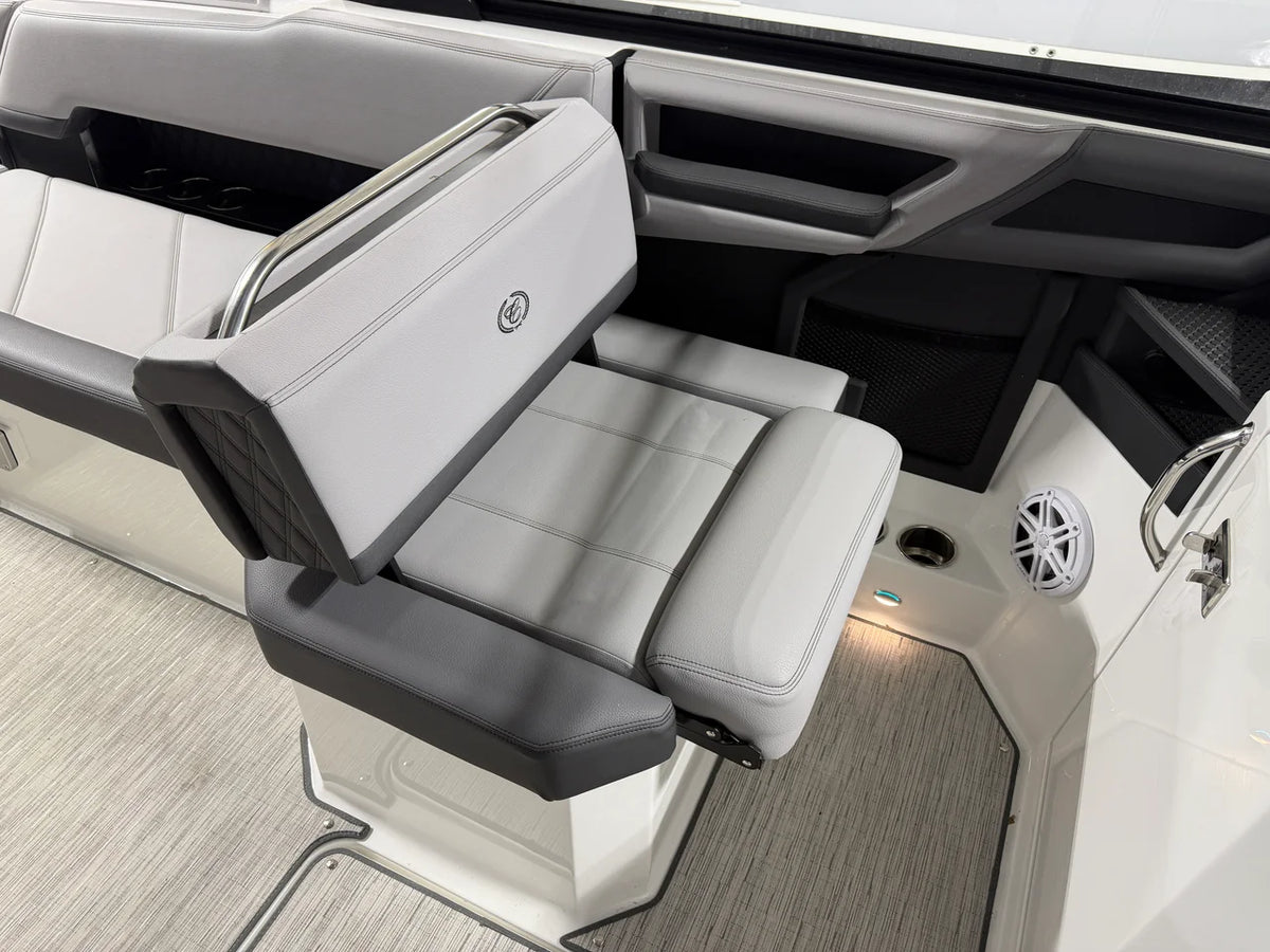 2024 Cobalt R8 OB 28.0 feet, Crosslake, Minnesota #45