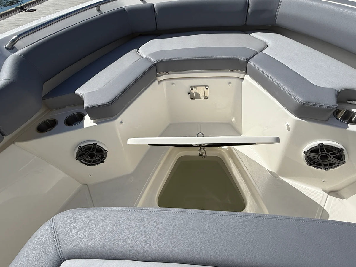 2027 Boston Whaler 250 Outrage 25.0 feet, Wrightsville Beach, North Carolina #28