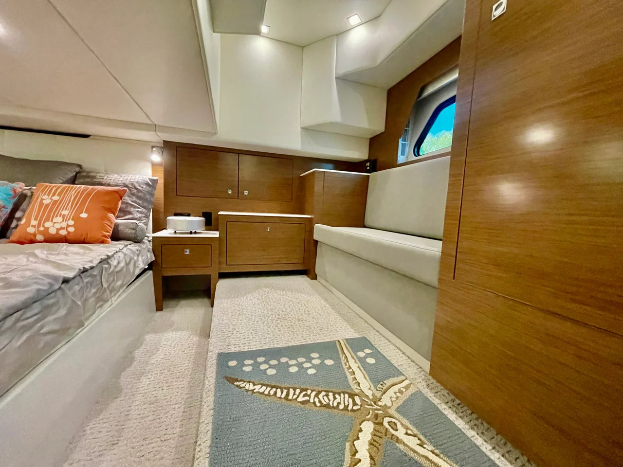 2016 Cruisers Yachts 390 EXPRESS COUPE 39.0 feet, Stuart, FL #32