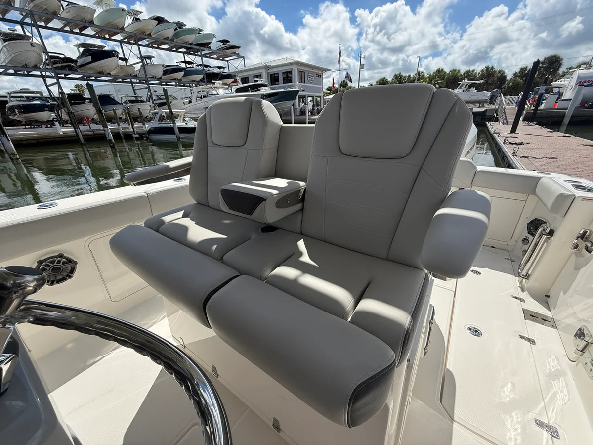 2026 Boston Whaler 330 Outrage 33.0 feet, Sarasota, FL #18