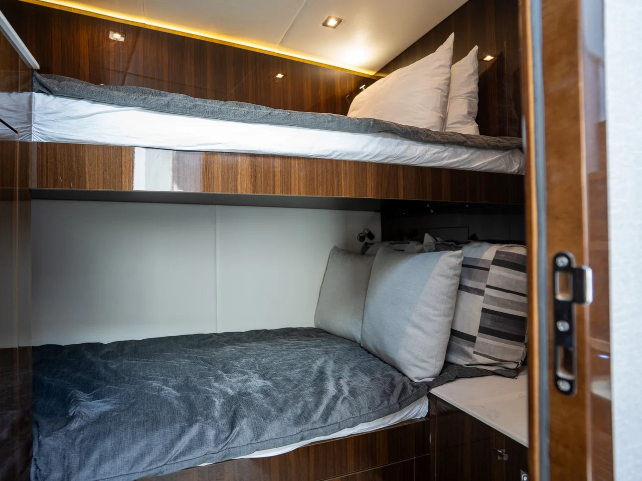2023 Cruisers Yachts 50 C 50.0 feet, Miami, FL #34