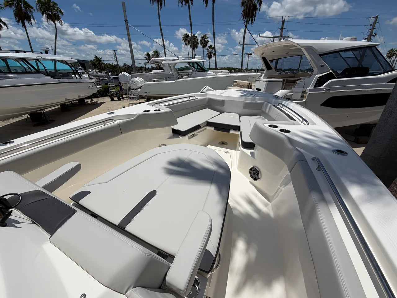 2026 Boston Whaler 330 Outrage 33.0 feet, Stuart, Florida #41