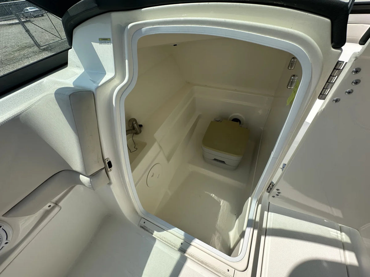 2013 Boston Whaler 230 VANTAGE 23.0 feet, Ocean View, NJ #17