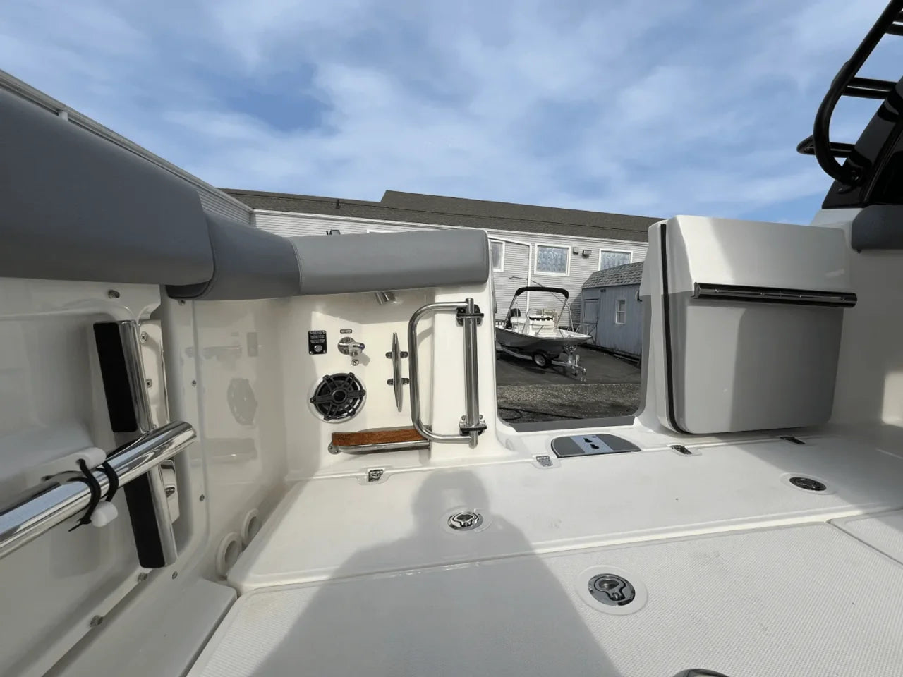 2025 Boston Whaler 350 REALM 35.0 feet, Quincy, MA #12