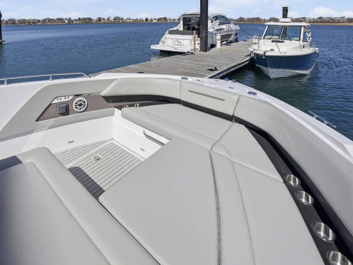 2026 Cruisers Yachts 50 GLS OB 50.0 feet, Quincy, MA #55