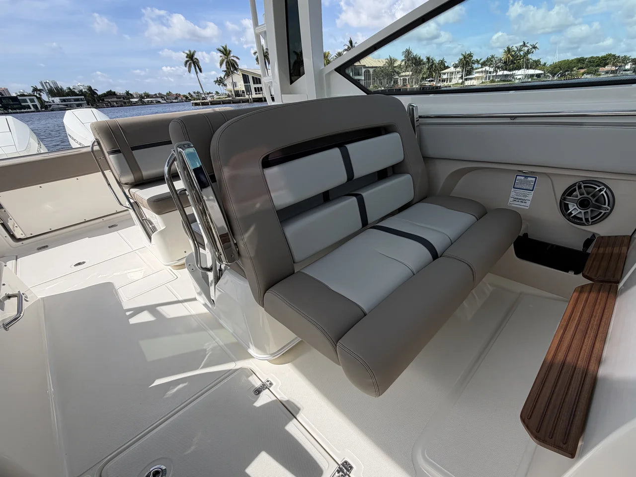 2027 Boston Whaler 330 Vantage 33.0 feet, Pompano Beach, Florida #40