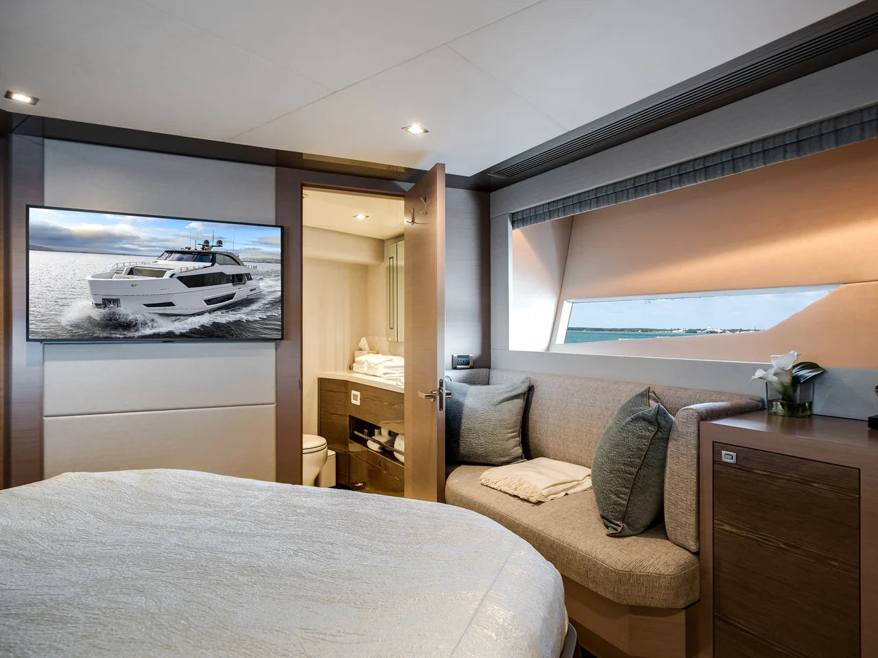 2023 Ocean Alexander 27R 88.0 feet, Ocean Reef, FL #27