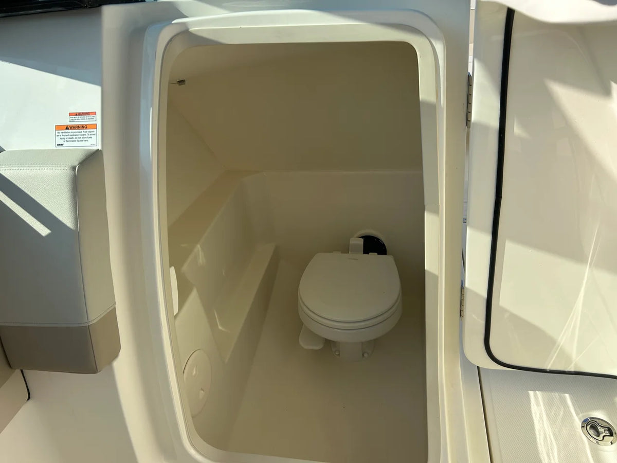 2027 Boston Whaler 240 Vantage 24.0 feet, Pensacola, Florida #20