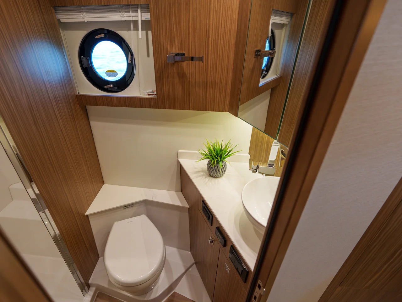 2026 Cruisers Yachts 42 Cantius 42.0 feet, Wrightsville Beach, North Carolina #12
