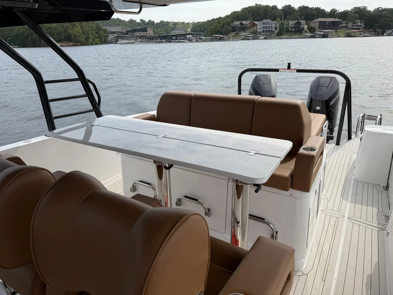 2027 Cruisers Yachts 38 VTR 38.0 feet, Lake Ozark, MO #18