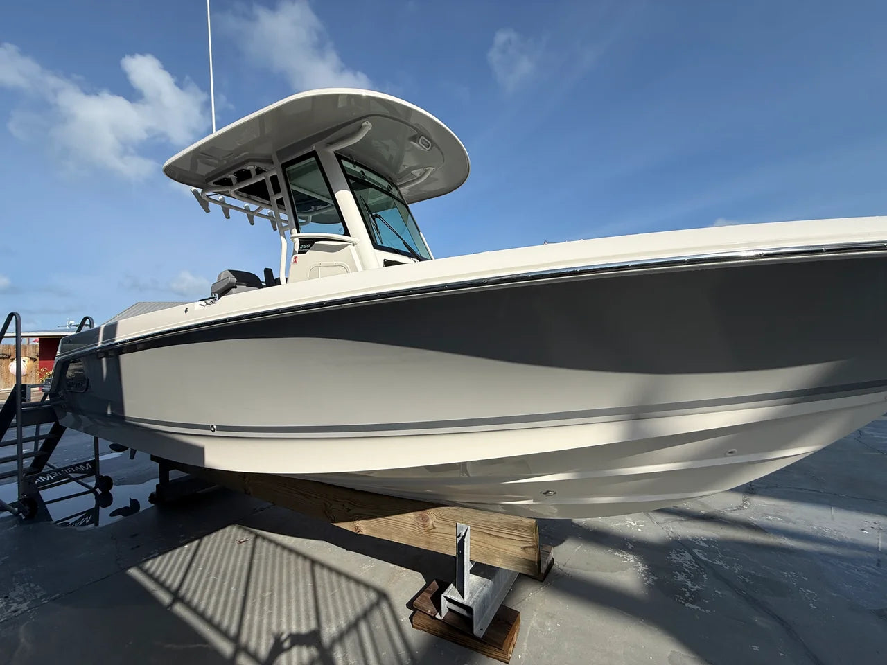 2027 Boston Whaler 250 Outrage 25.0 feet, Sarasota, FL #2