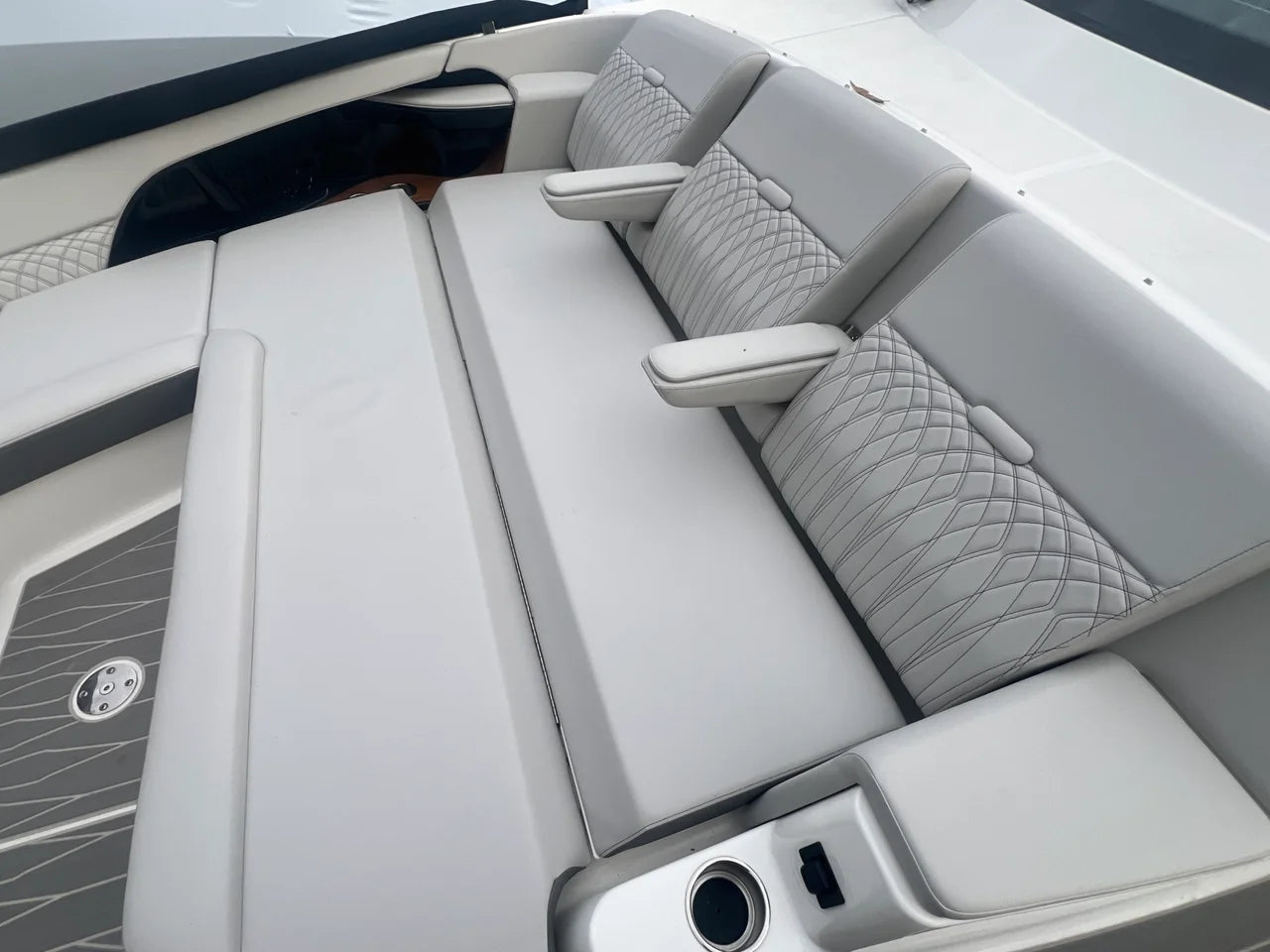 2026 Sea Ray Sundancer 370 37.0 feet, Lake Ozark, MO #19