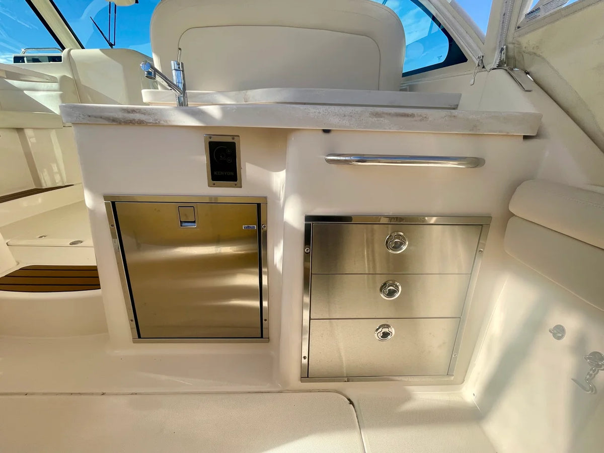 2017 Grady-White 375 FREEDOM 37.0 feet, Quincy, MA #13
