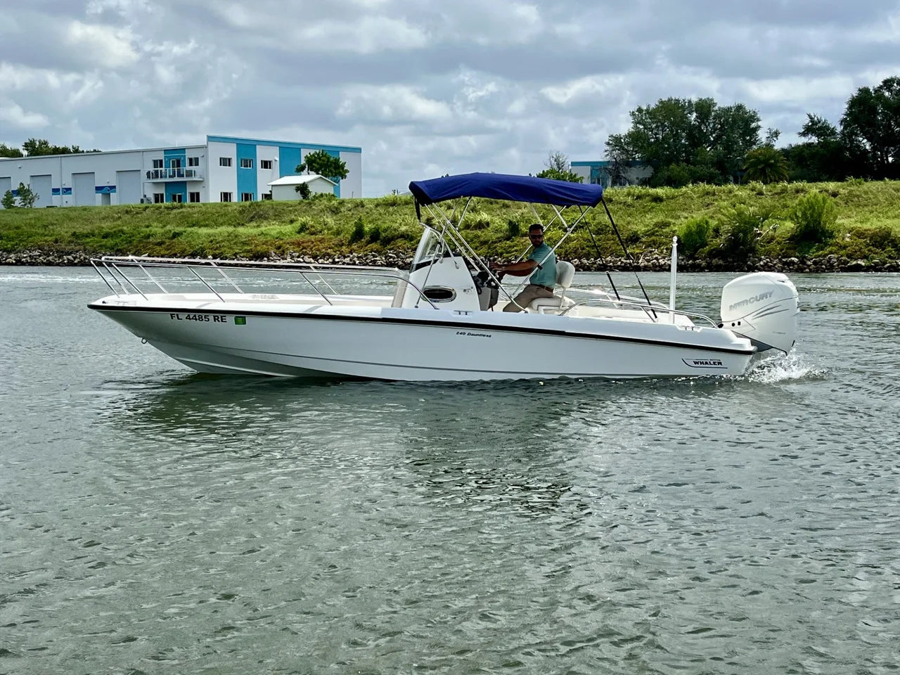 2017 Boston Whaler 240 DAUNTLESS 23.0 feet, Venice, Florida #9