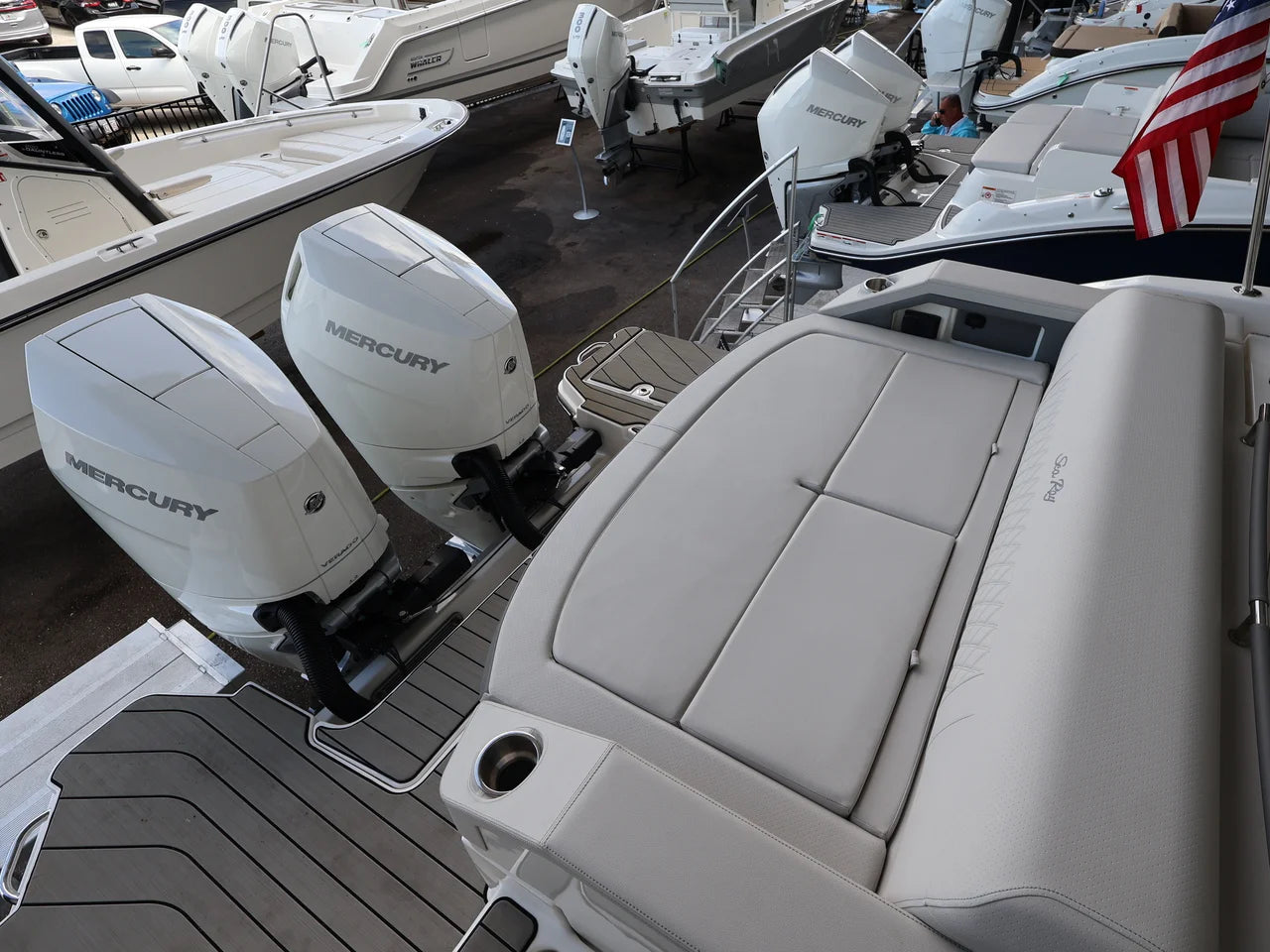 2026 Sea Ray SLX 310 Outboard 31.0 feet, Naples, Florida #4