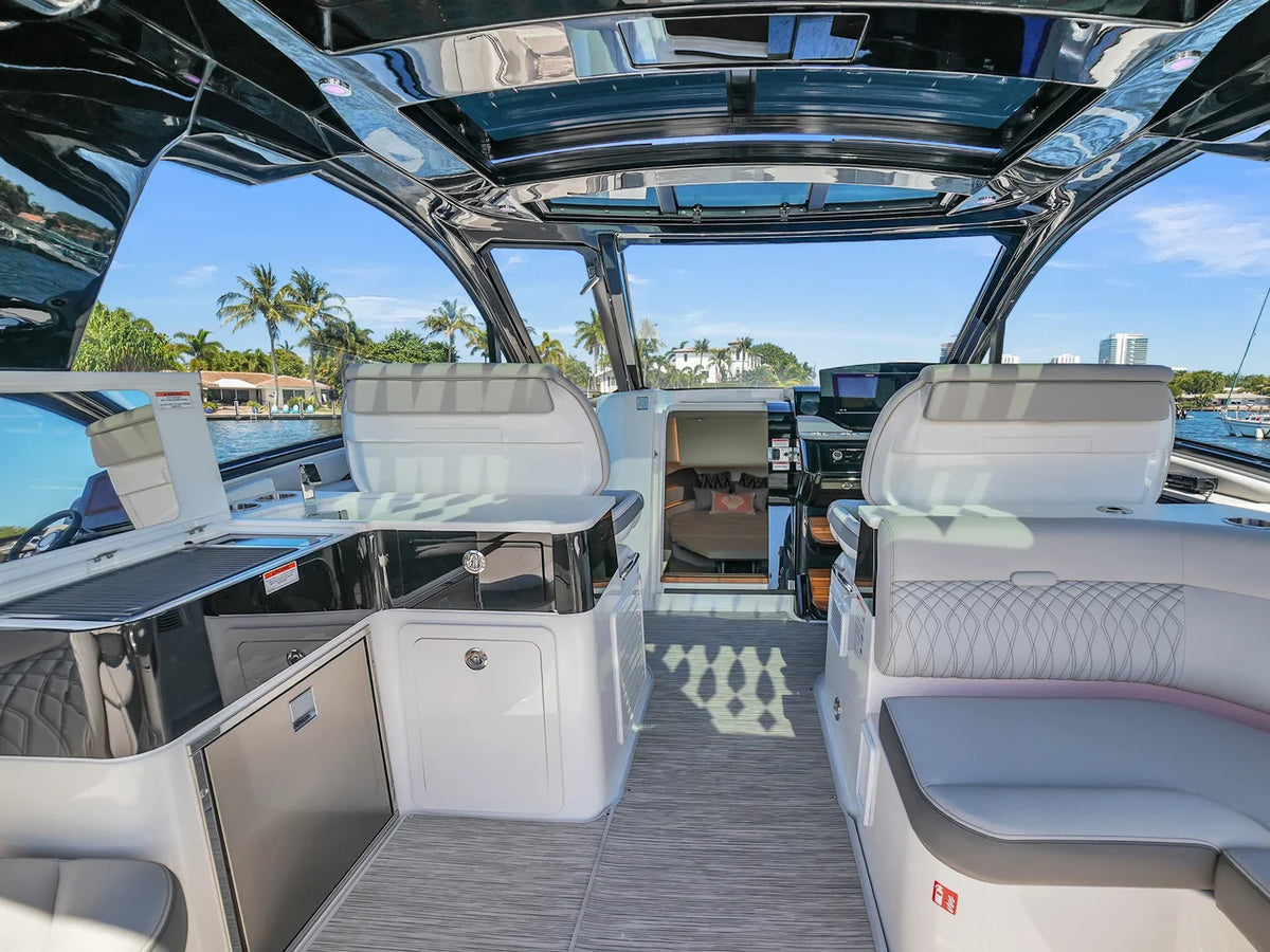 2026 Sea Ray Sundancer 370 Outboard 37.0 feet, Pompano Beach, Florida #13