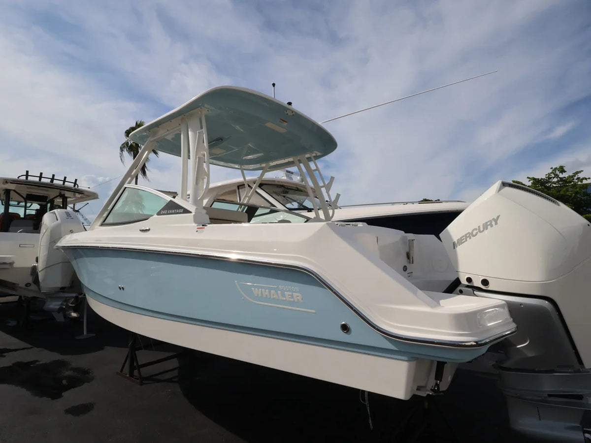 2027 Boston Whaler 240 Vantage 24.0 feet, Naples, Florida #2