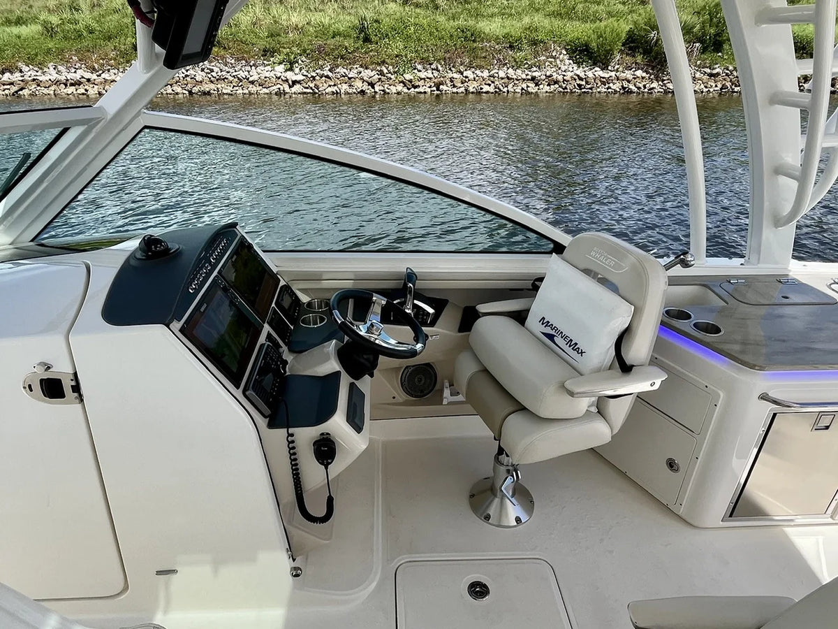 2022 Boston Whaler 320 VANTAGE 32.0 feet, Venice, Florida #17