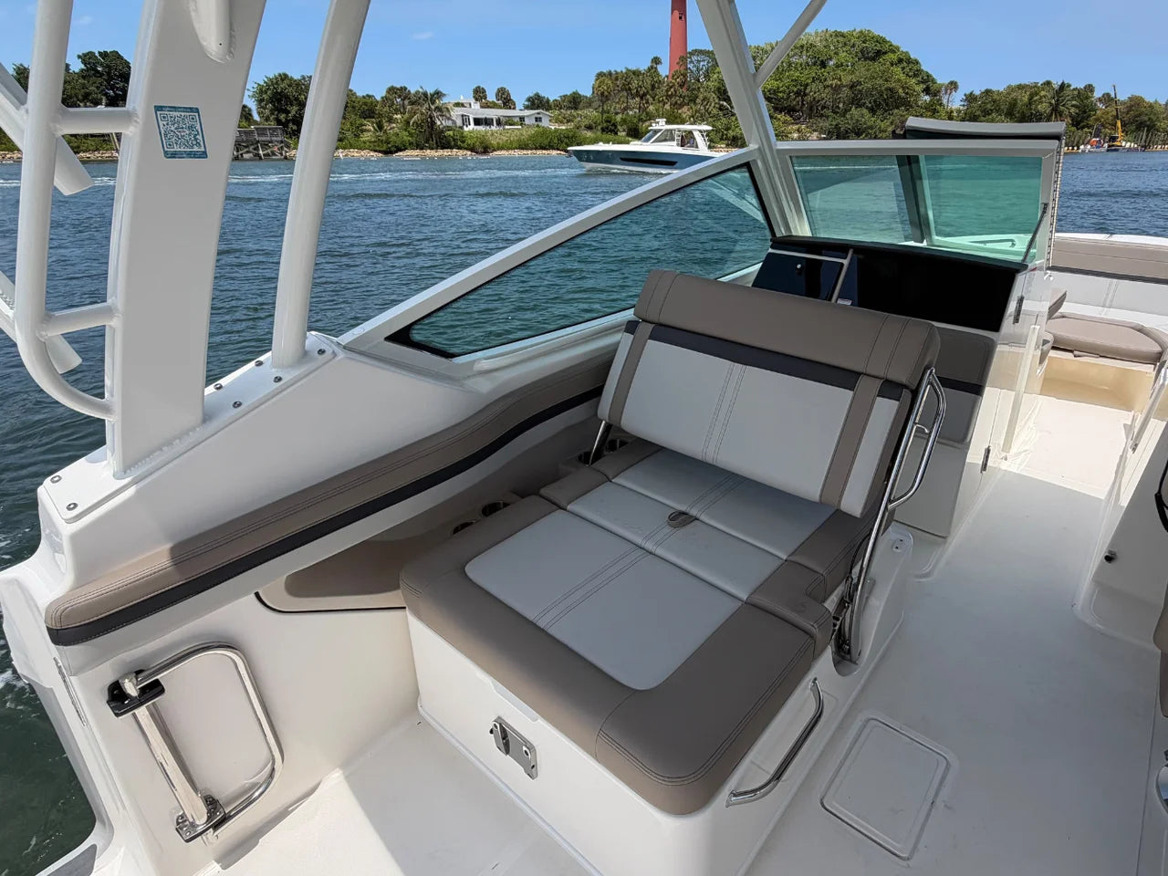 2026 Boston Whaler 280 Vantage 28.0 feet, Jupiter, Florida #16