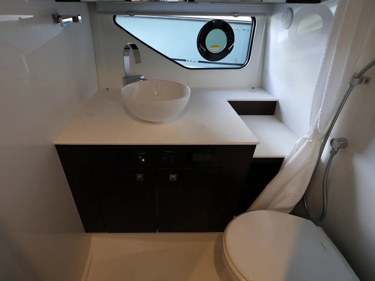 2026 Cruisers Yachts 38 GLS Outboard 38.0 feet, Naples, Florida #43